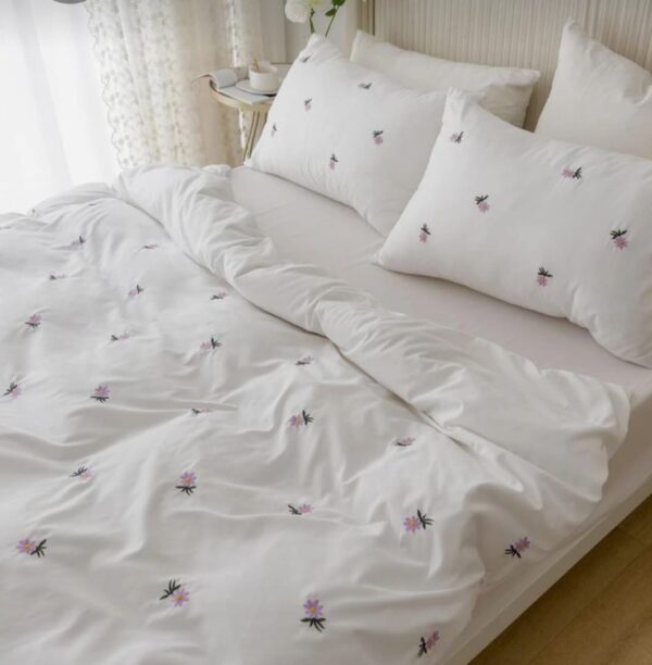 DESIGNER KING SIZE EMBROIDERED BEDSHEETS - Image 2