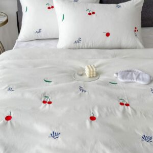 DESIGNER KING SIZE EMBROIDERED BEDSHEETS