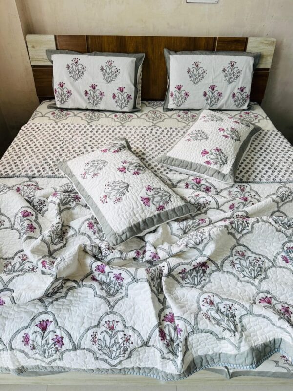 WOODEN HANDBLOCK PRINTED 6 PIECES QUILTED COMFORTER SET - Image 7