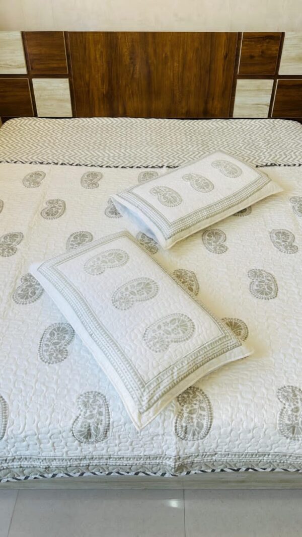 PREMIUM WHITE BEAUTY QUILTED BEDCOVER COLLECTION - Image 7