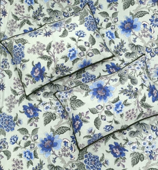 ANOKHI BEDSHEET WITH 2 QUILTED PILLOW COVERS - Image 2
