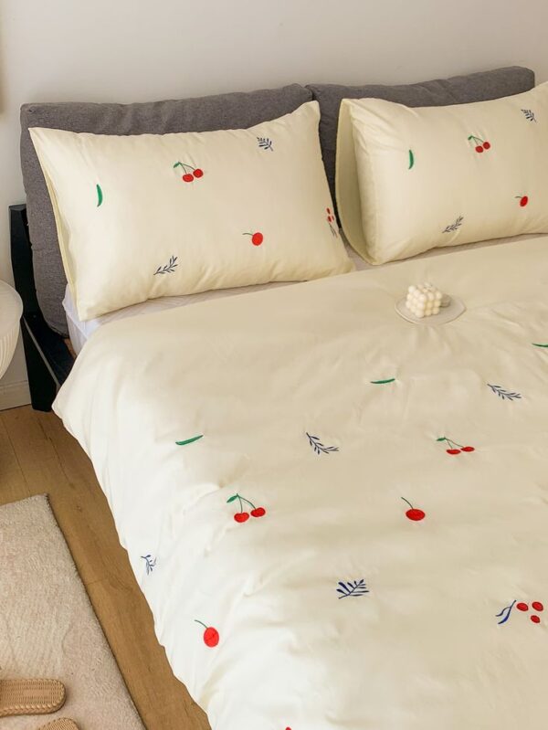 DESIGNER KING SIZE EMBROIDERED PURE COTTON BEDSHEET - Image 8